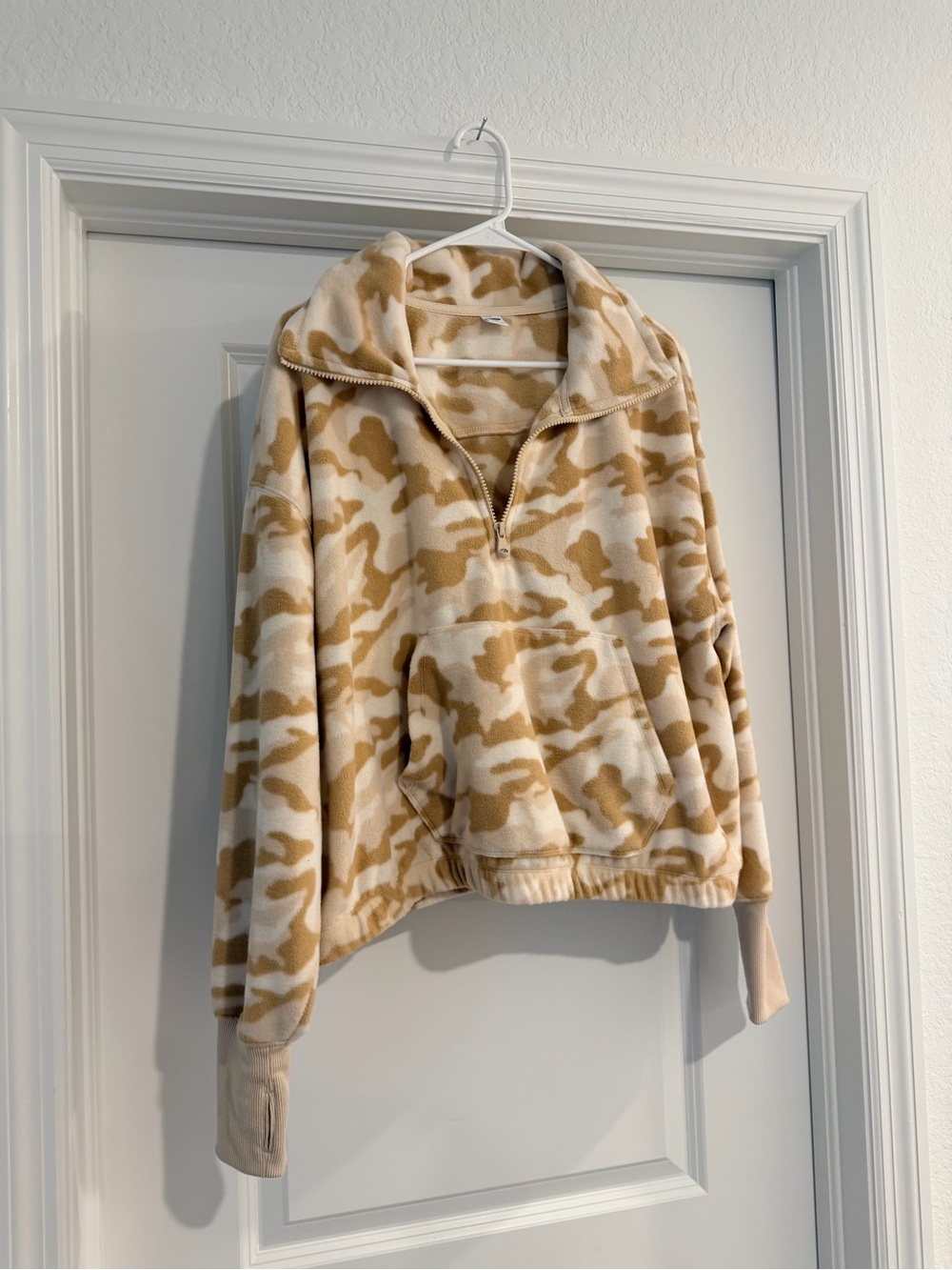 Old Navy Half-Zip Fleece Pullover Jacket in Beige Camouflage